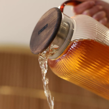 Pichet KARL 2L en verre borosilicate avec anse ambre - Ogo Living