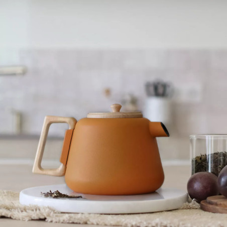 Théière viggo 1l jaune en fonte et bois compatible plaques de cuisson - Ogo Living