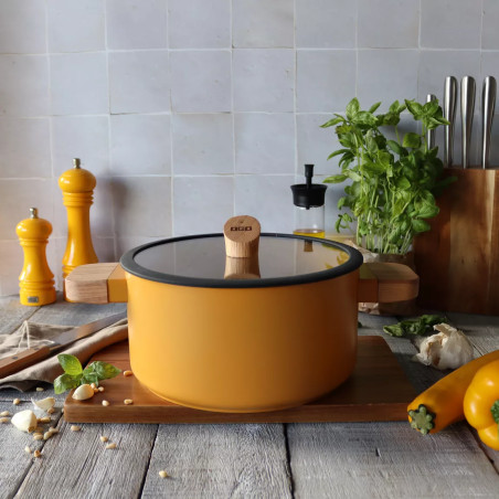 Faitout ector 24cm en aluminium jaune avec manche en bois - Ogo Living