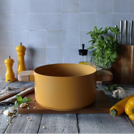 Faitout ector 24cm en aluminium jaune avec manche en bois - Ogo Living