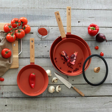 Poêle ector 28cm en aluminium paprika avec manche en bois - Ogo Living